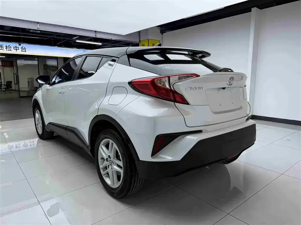 Toyota C-HR — фото 7