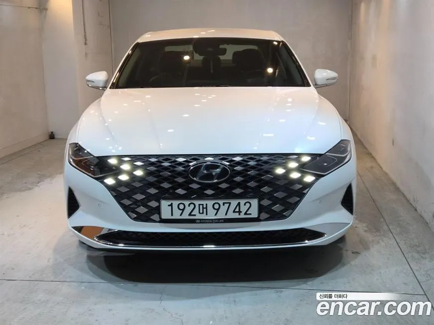 Hyundai Grandeur — фото 1