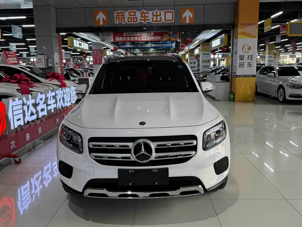 Mercedes-Benz GLB — фото 10