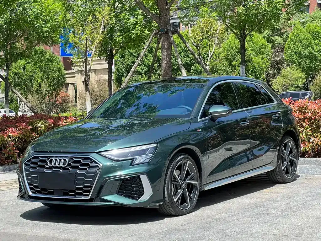 Audi A3 — фото 1