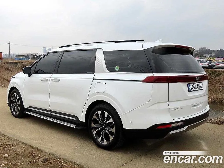 Kia Carnival — фото 8