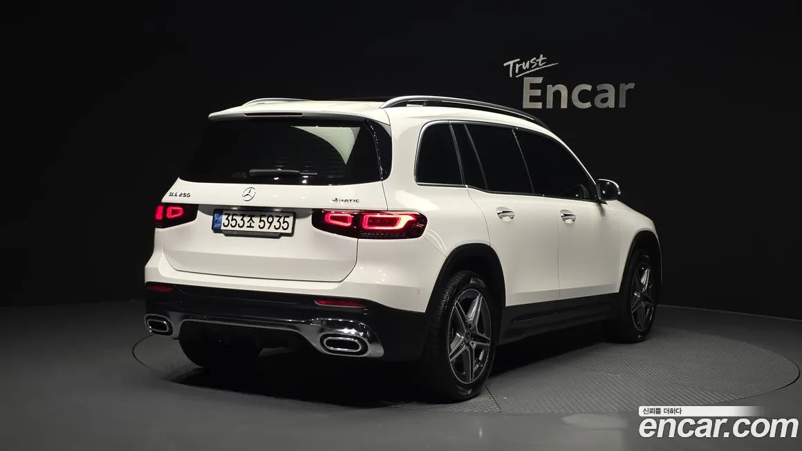 Mercedes-Benz GLB-Class — фото 3
