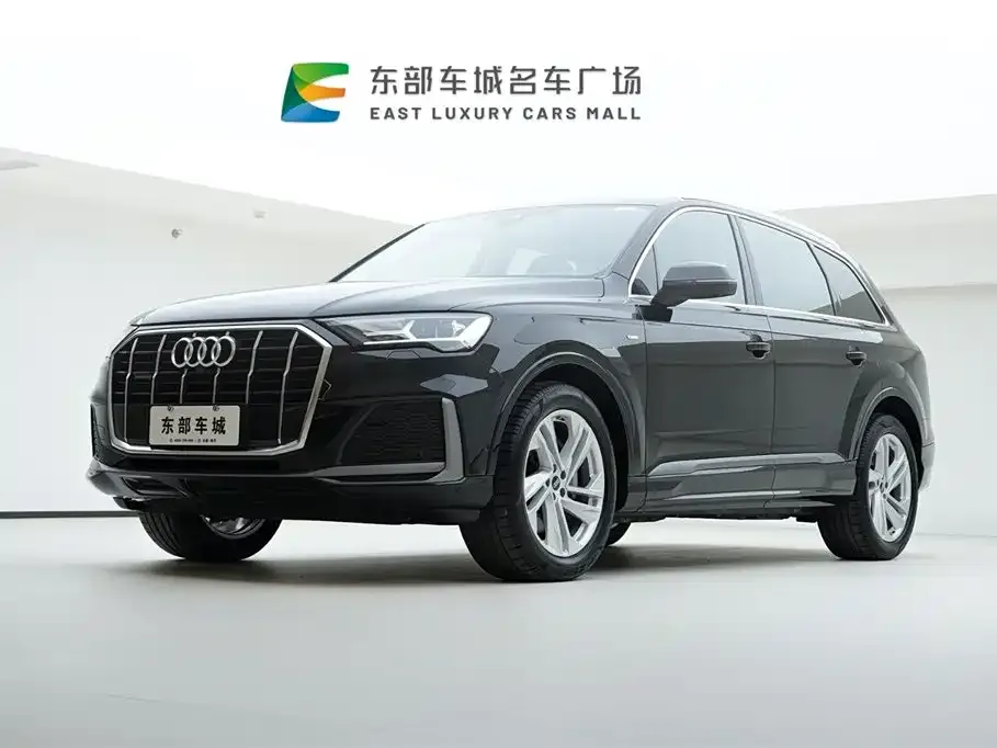 Audi Q7 — фото 1