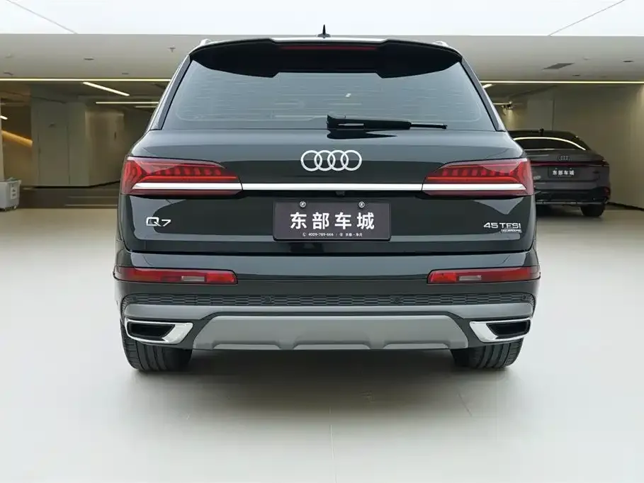 Audi Q7 — фото 8
