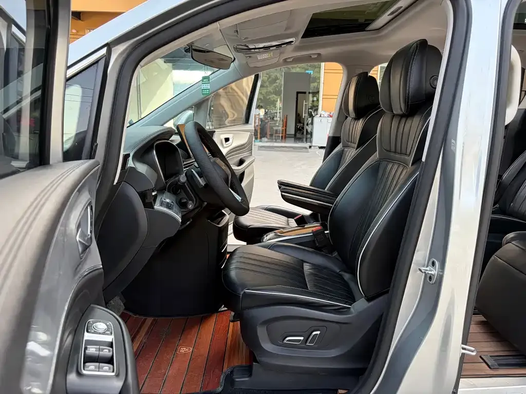 Roewe iMAX8 2021 из CN, фото 6