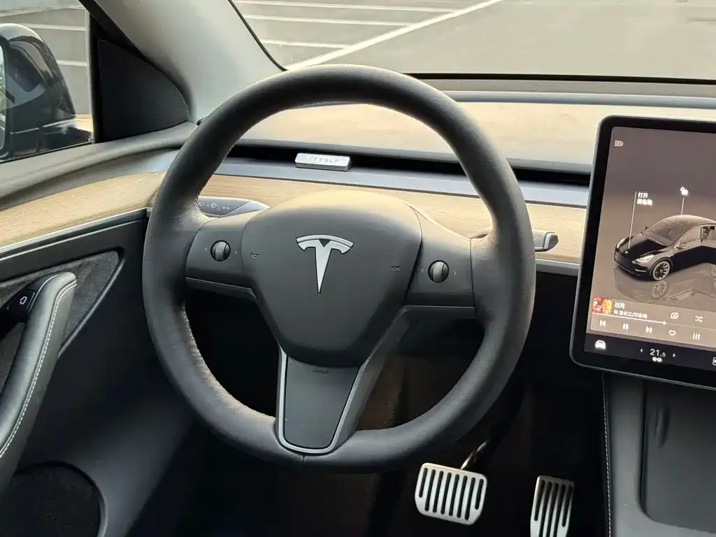 Tesla Model Y — фото 3