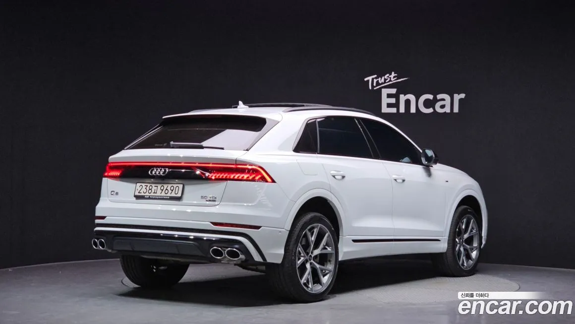 Audi Q8 — фото 5
