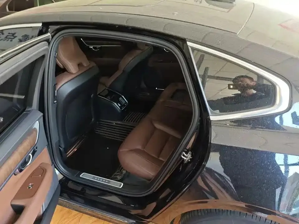 Volvo S90 — фото 4