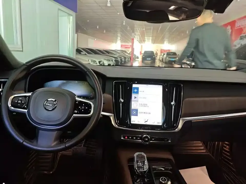 Volvo S90 — фото 2