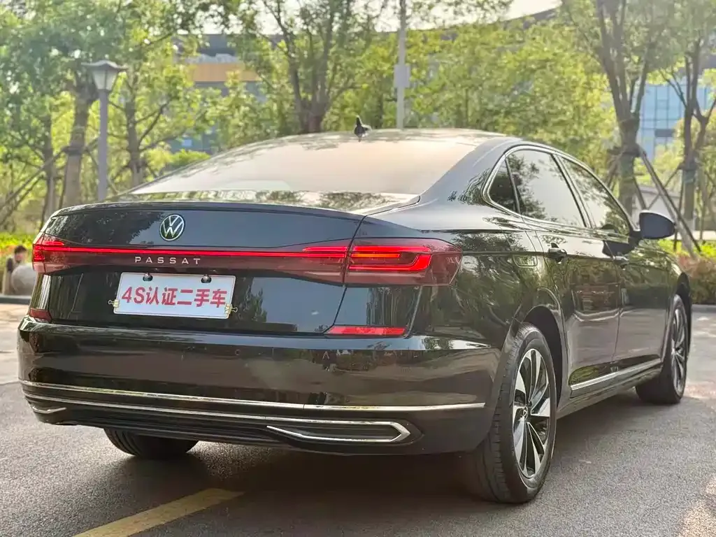 Volkswagen Passat — фото 8