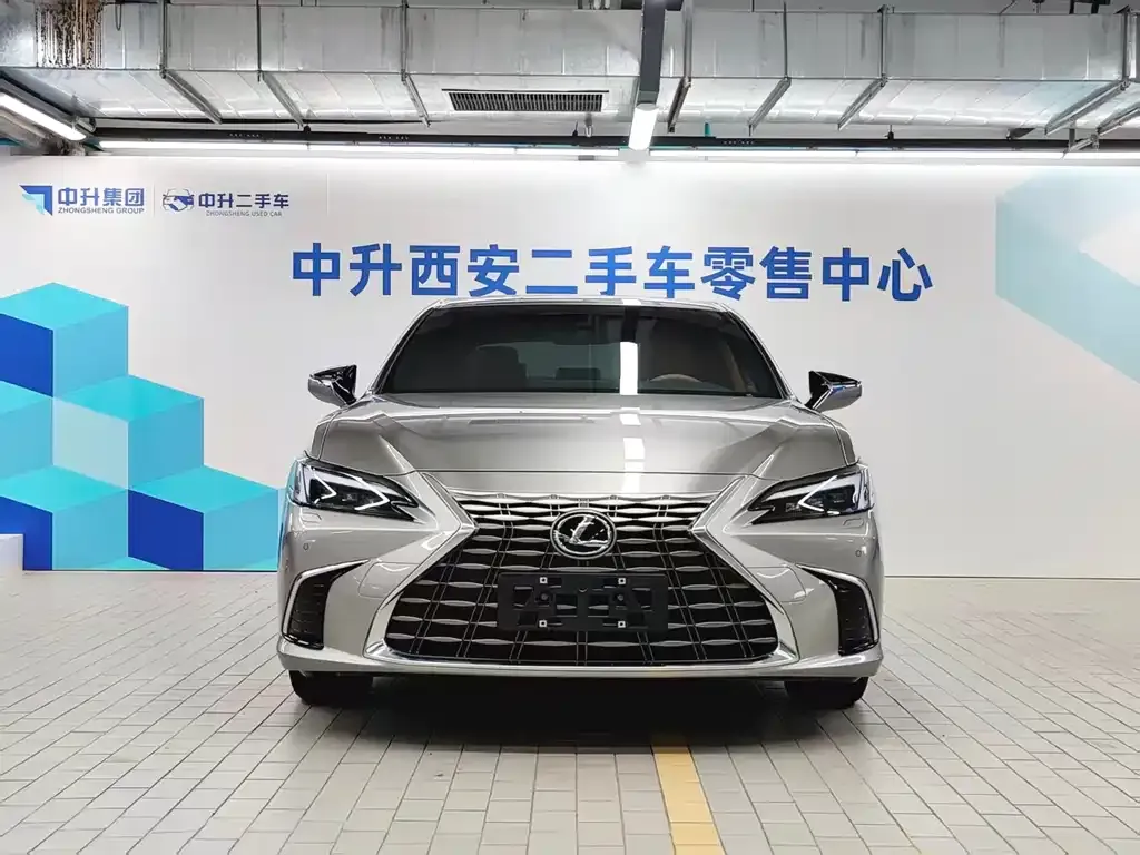 Lexus ES — фото 10