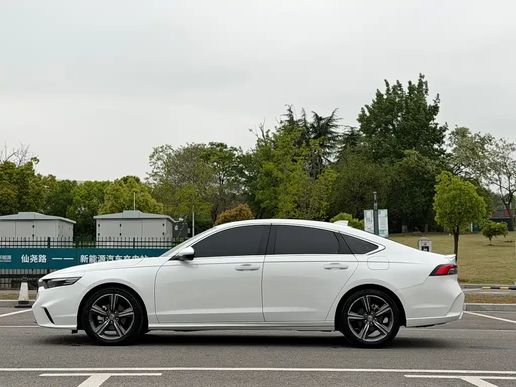 Honda Inspire 2023 из CN, фото 9