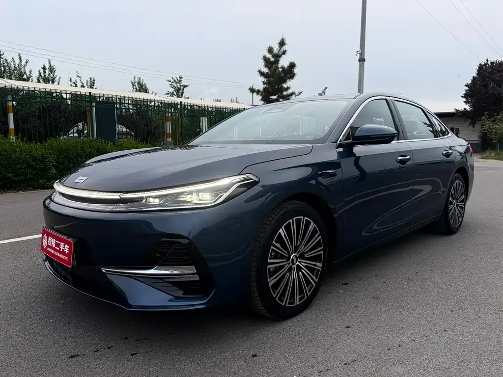 Geely Galaxy A7 — фото 1