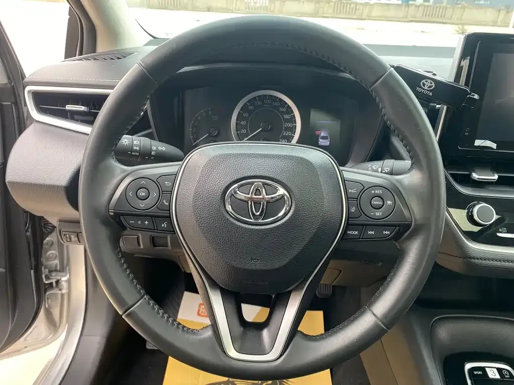 Toyota Corolla — фото 6