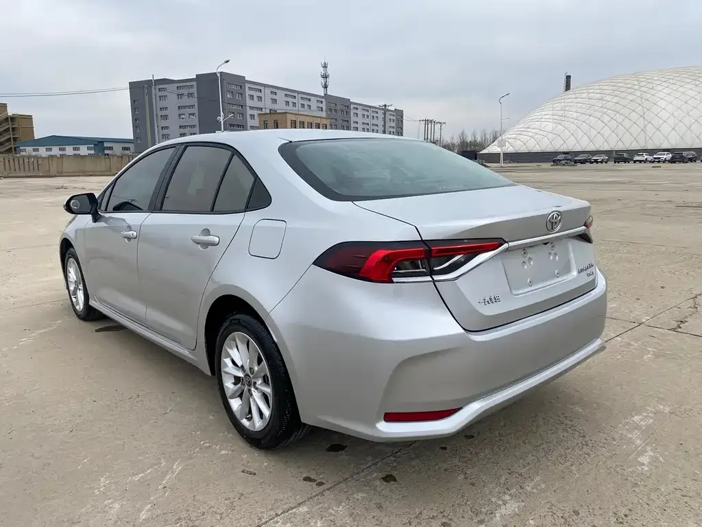 Toyota Corolla — фото 10