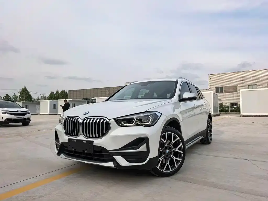 BMW X1 — фото 1