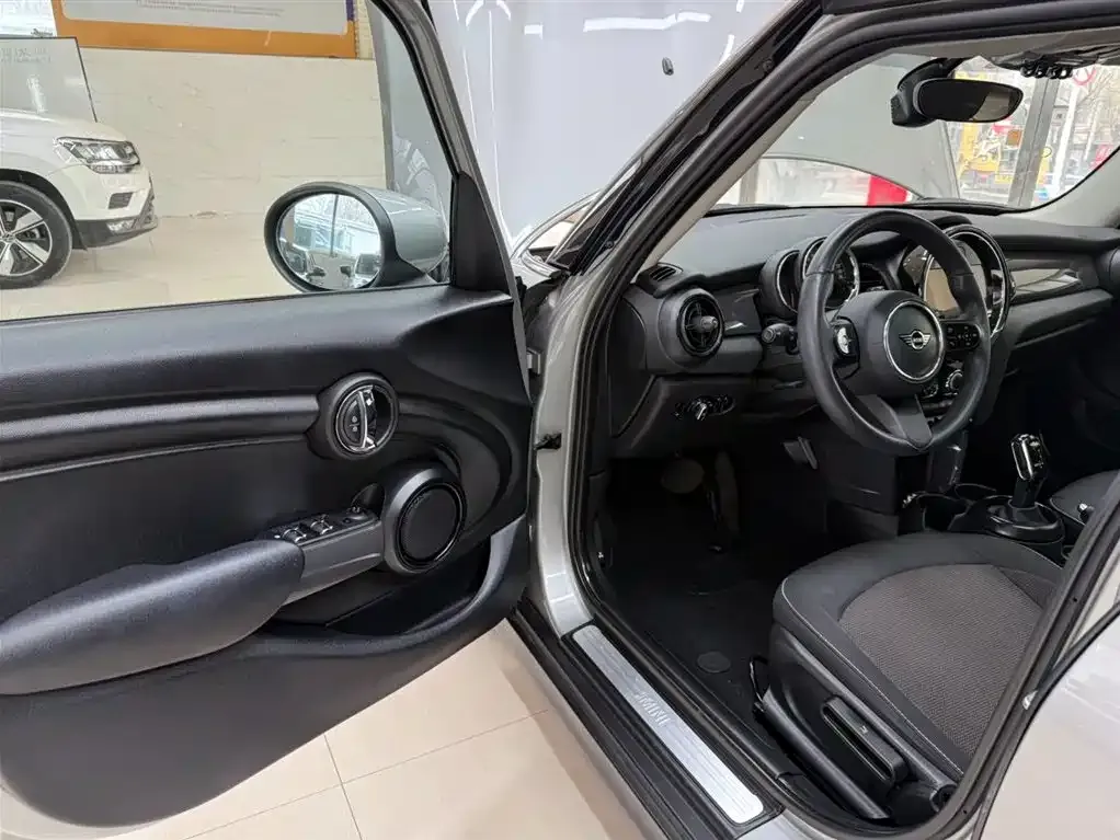 MINI Cooper (3-door) — фото 10