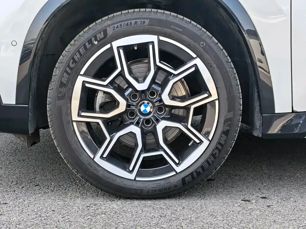 BMW X1 — фото 9
