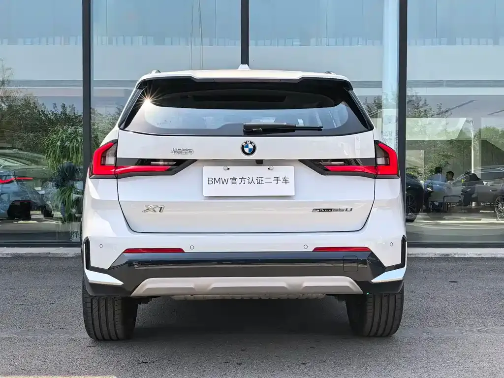 BMW X1 — фото 10
