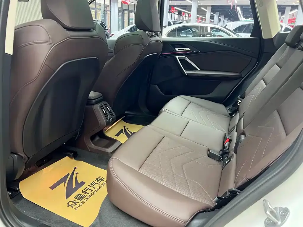 BMW iX1 2026 из CN, фото 8