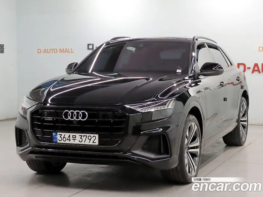 Audi Q8 — фото 1