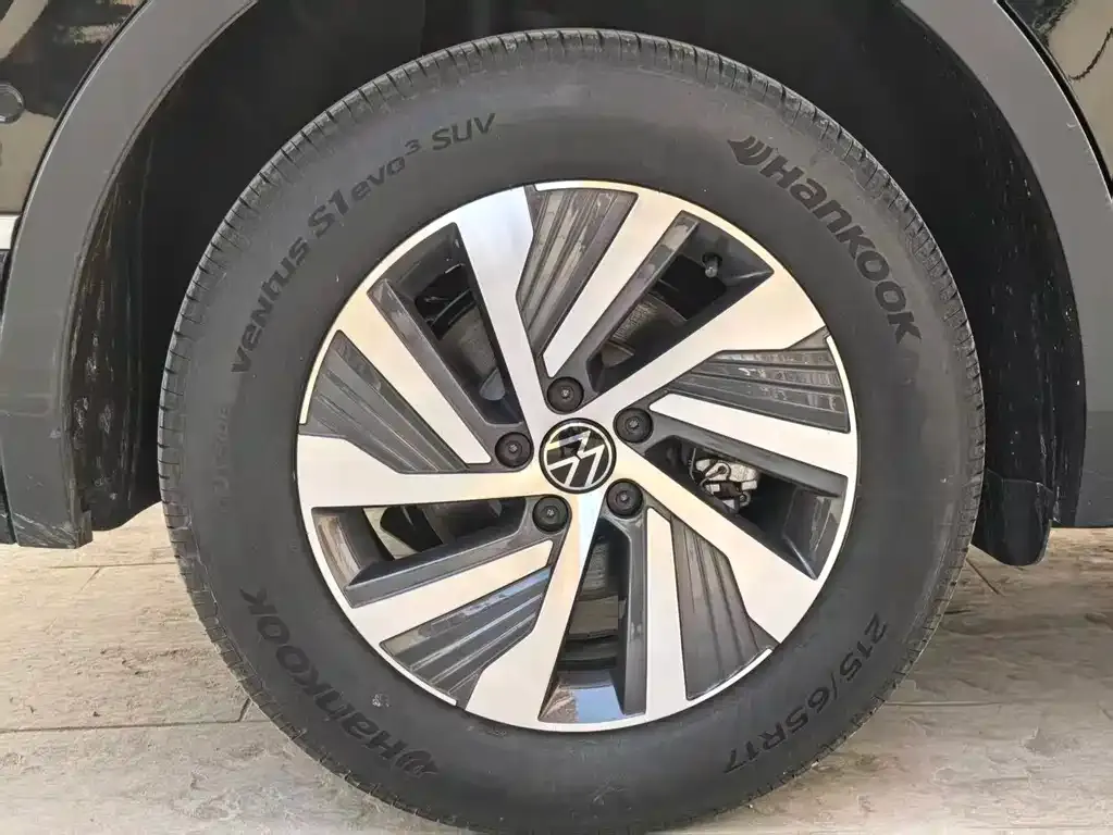 Volkswagen Tiguan L New Energy — фото 8