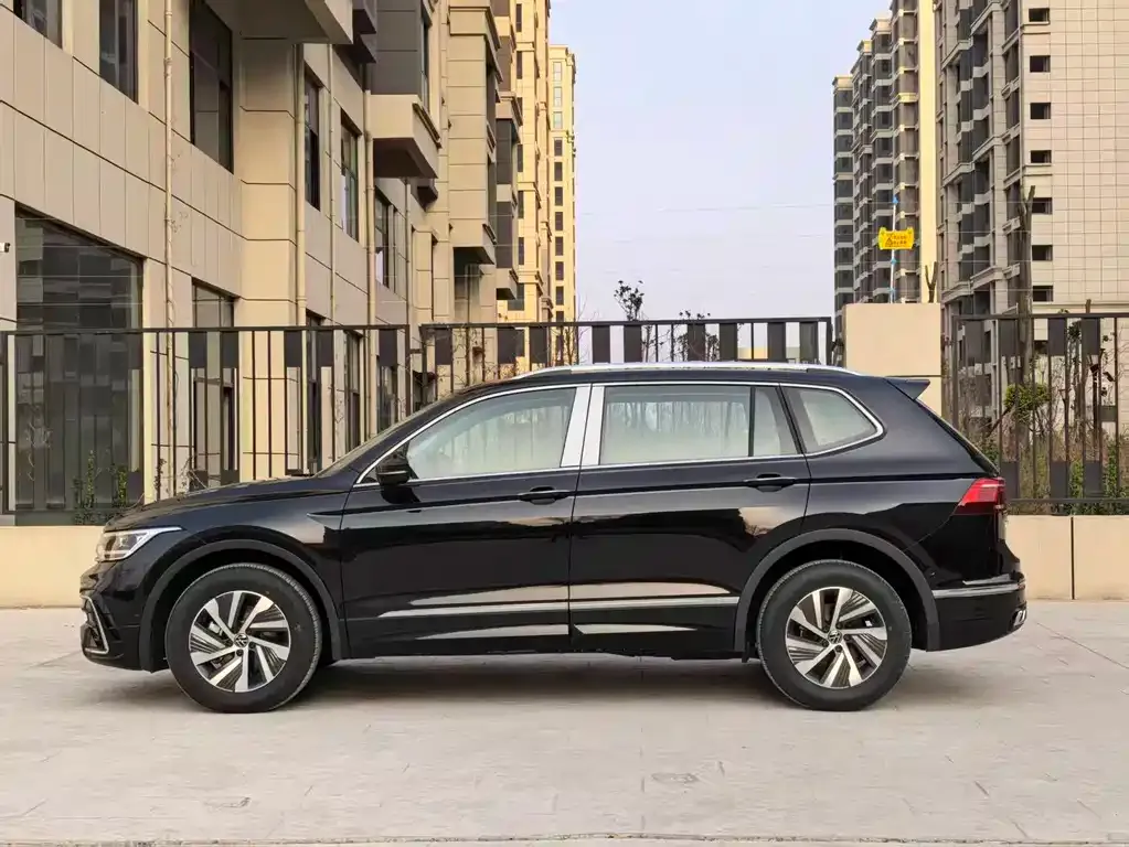 Volkswagen Tiguan L New Energy — фото 9