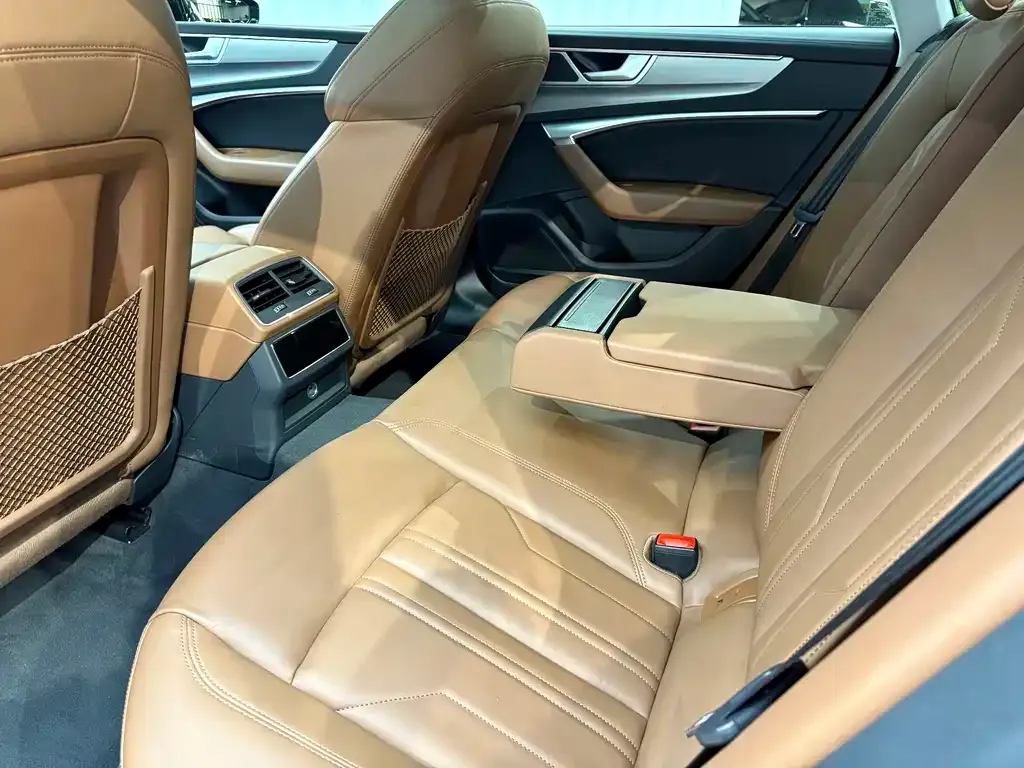 Audi A7 — фото 8