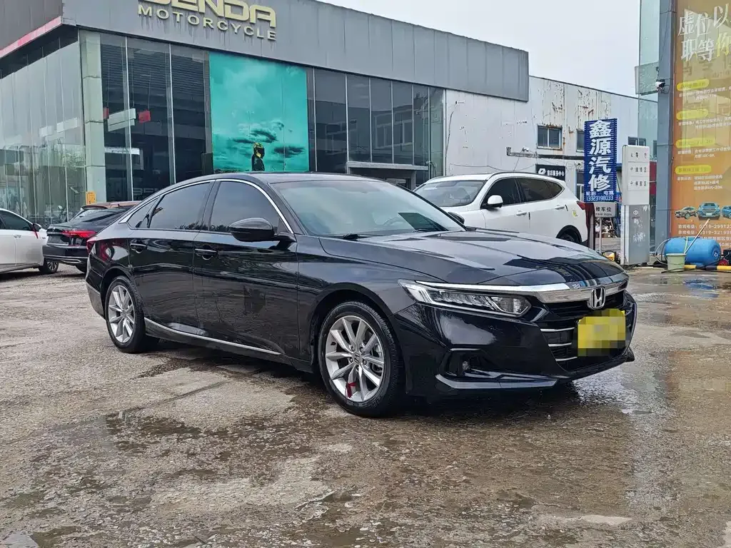 Honda Accord — фото 1