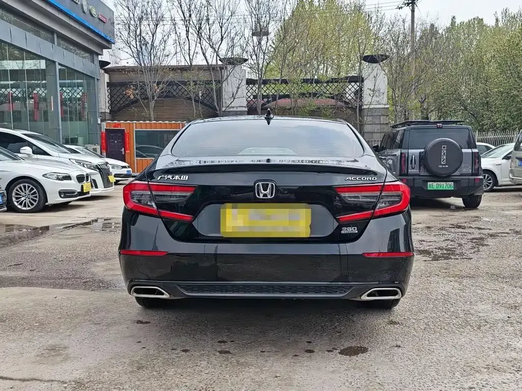 Honda Accord — фото 10