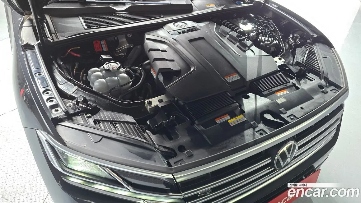 Volkswagen Touareg 2023 из KR, фото 10