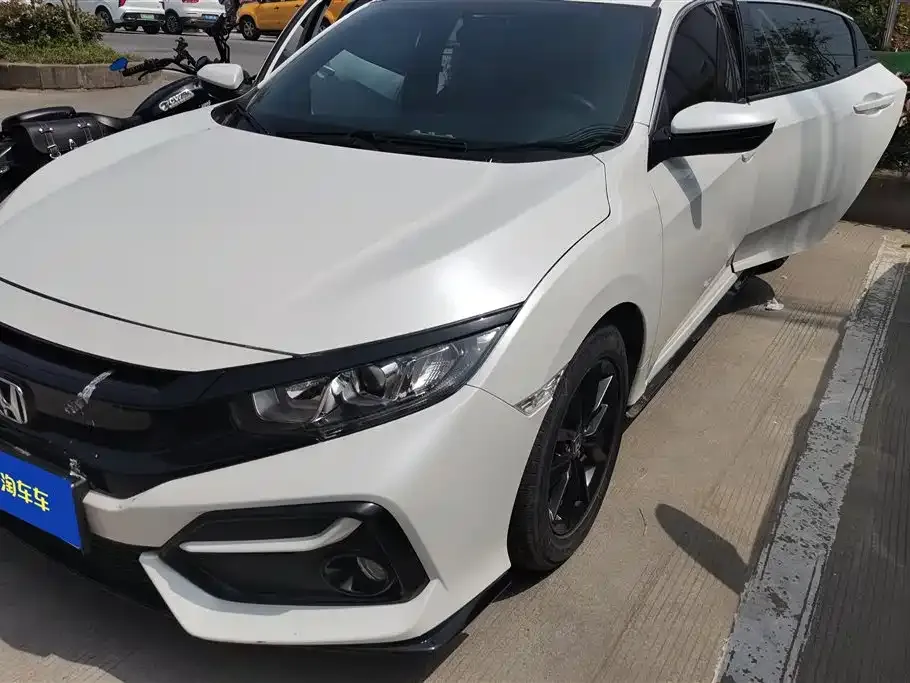 Honda Civic — фото 1