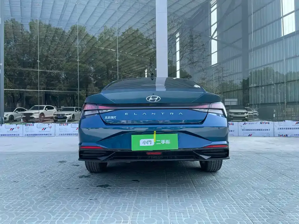 Hyundai Elantra — фото 3