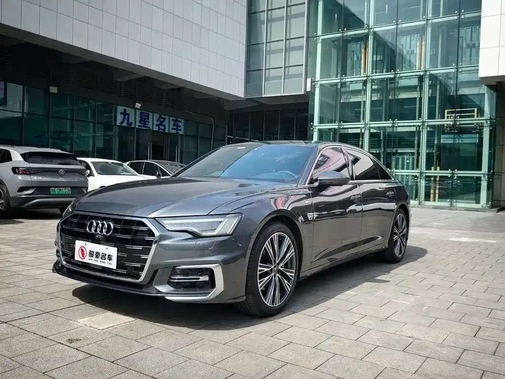 Audi A6L — фото 1