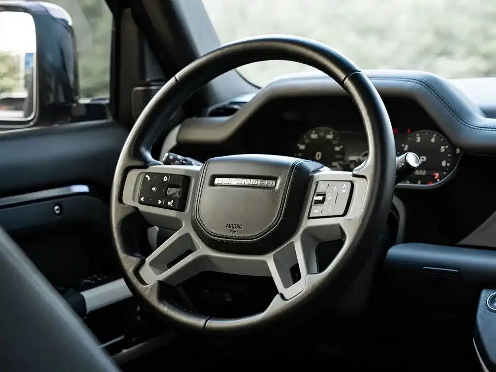 Land Rover Defender — фото 2