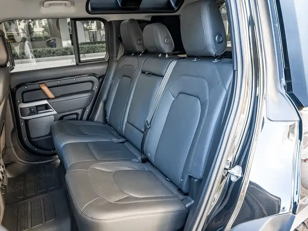 Land Rover Defender — фото 10