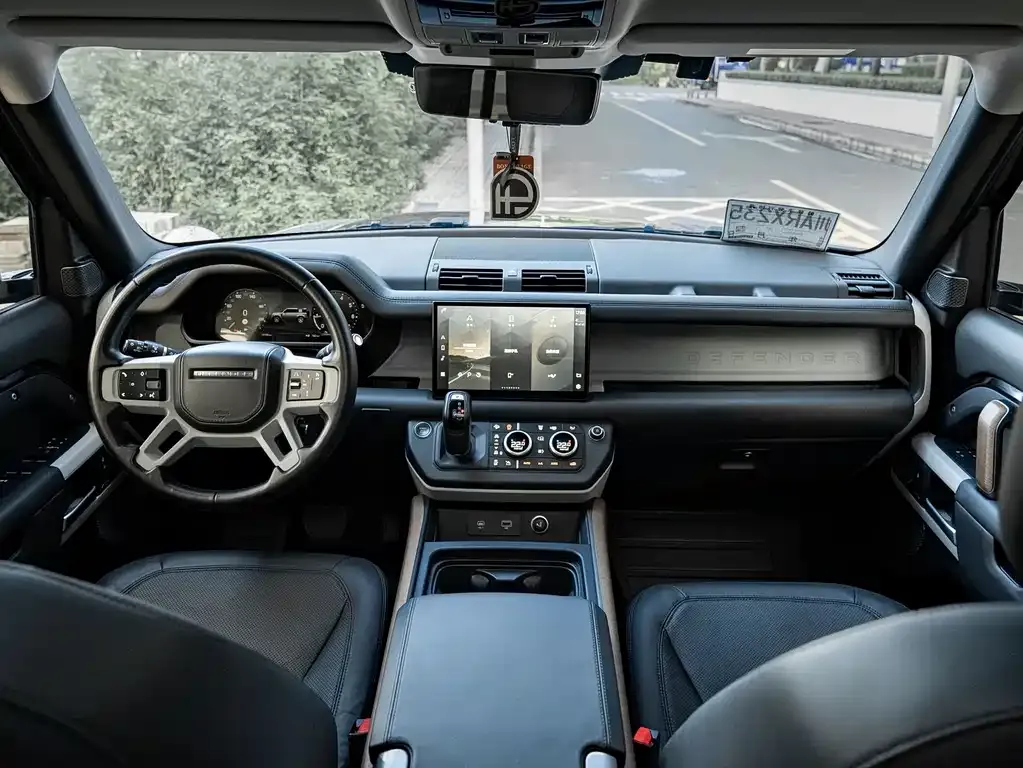 Land Rover Defender — фото 6