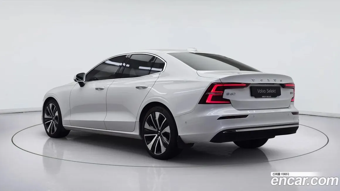 Volvo S60 — фото 4