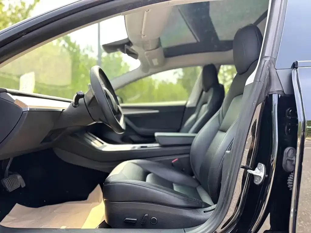 Tesla Model 3 — фото 2