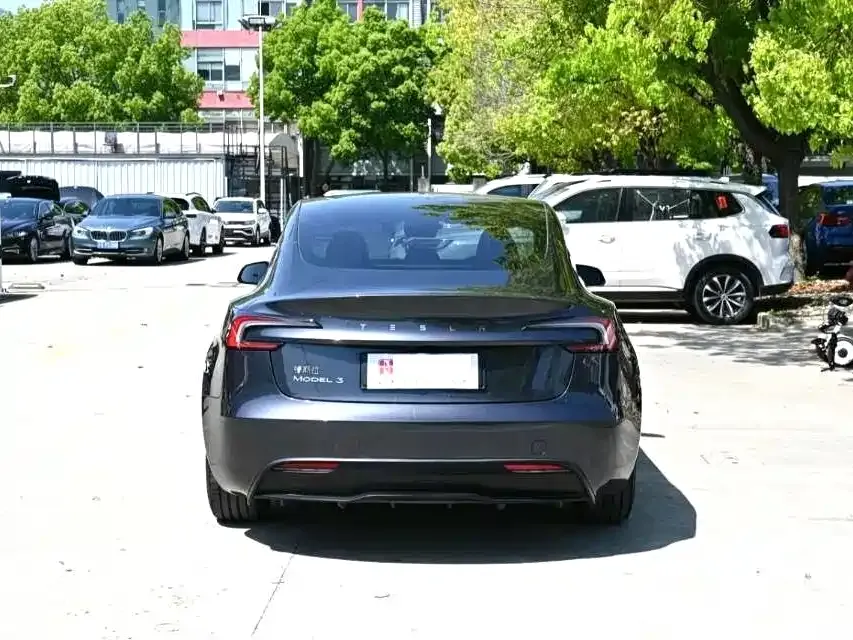 Tesla Model 3 — фото 6