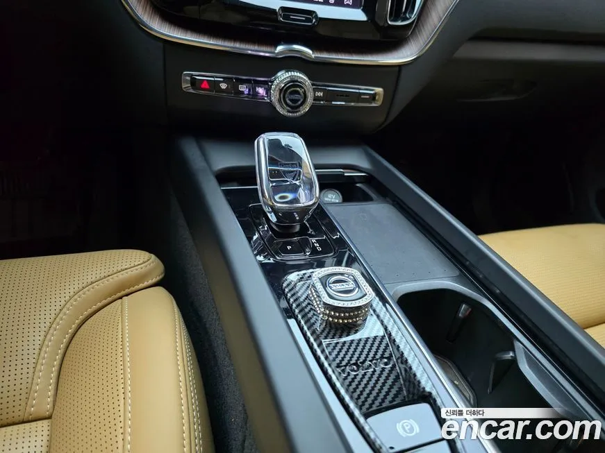 Volvo XC60 2024 из KR, фото 10