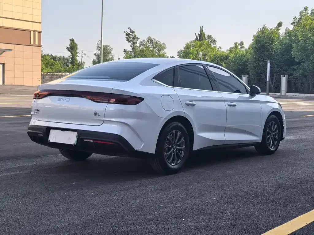 BYD Qin L — фото 10