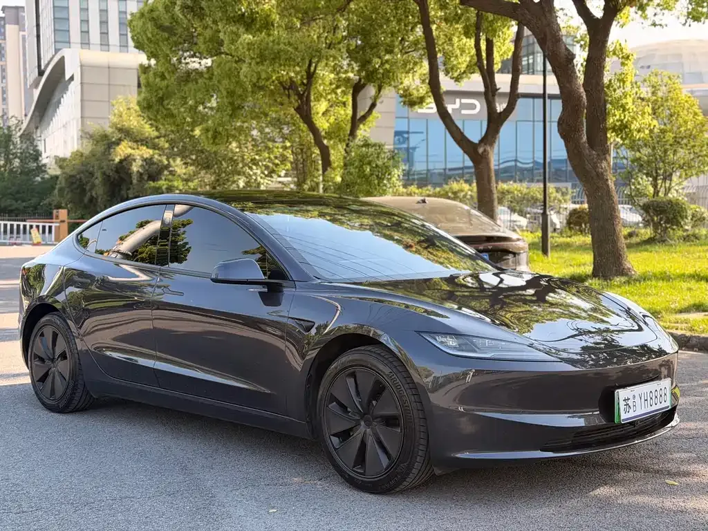 Tesla Model 3 — фото 6
