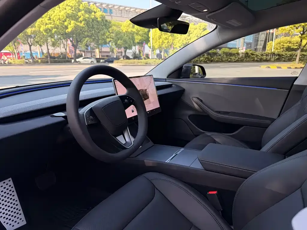 Tesla Model 3 — фото 2