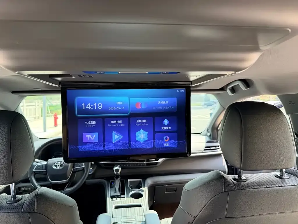 Toyota Sienna — фото 2