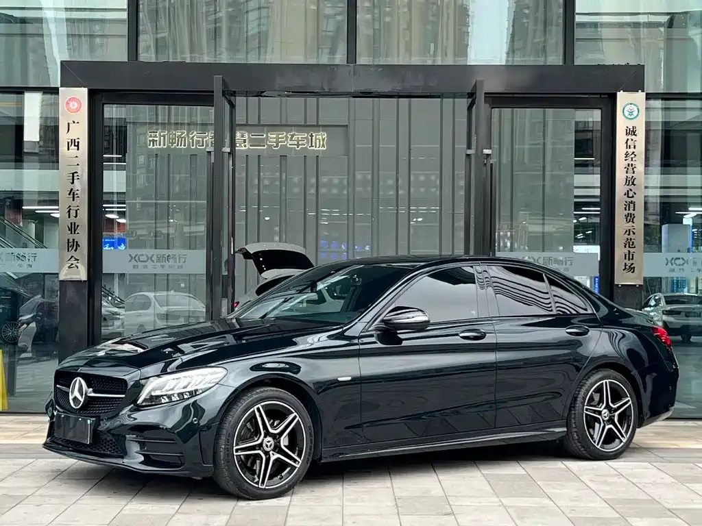 Mercedes-Benz C-Class — фото 1