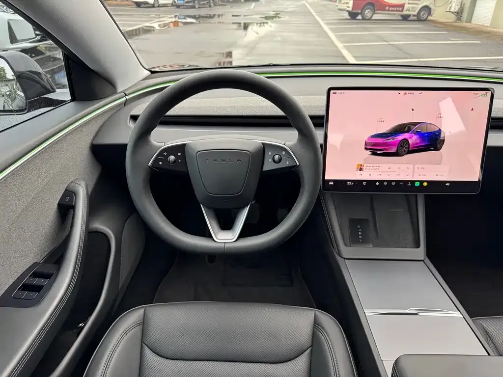 Tesla Model 3 — фото 8