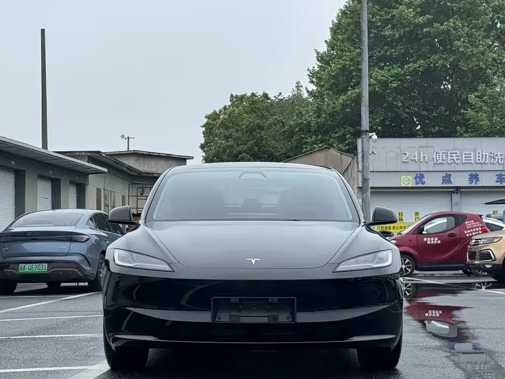 Tesla Model 3 — фото 3