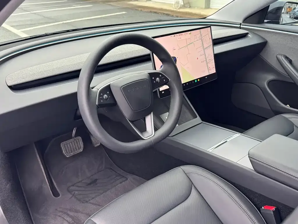 Tesla Model 3 — фото 5