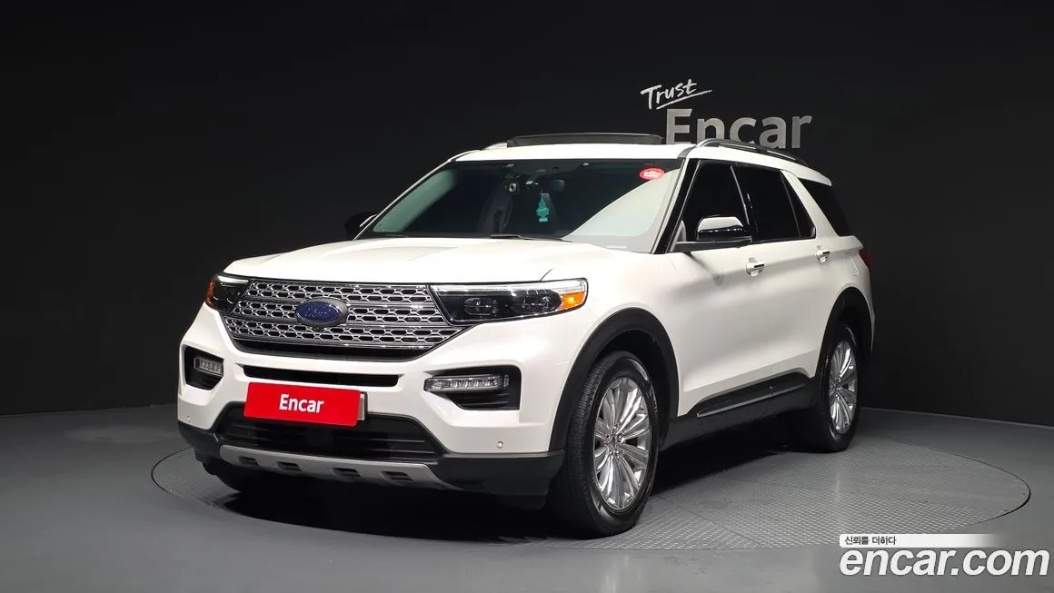 Ford Explorer — фото 1